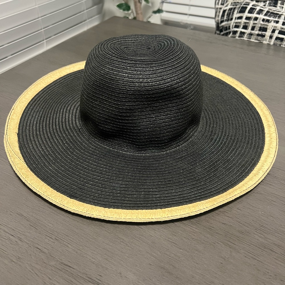 Black Sun floppy hat with straw border